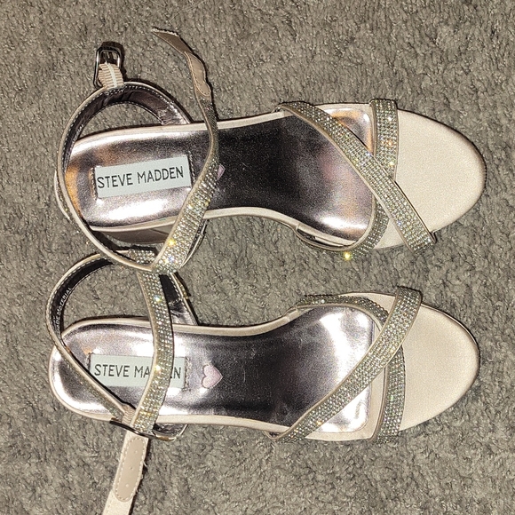 Steve Madden Shoes - Picture 1 of 3